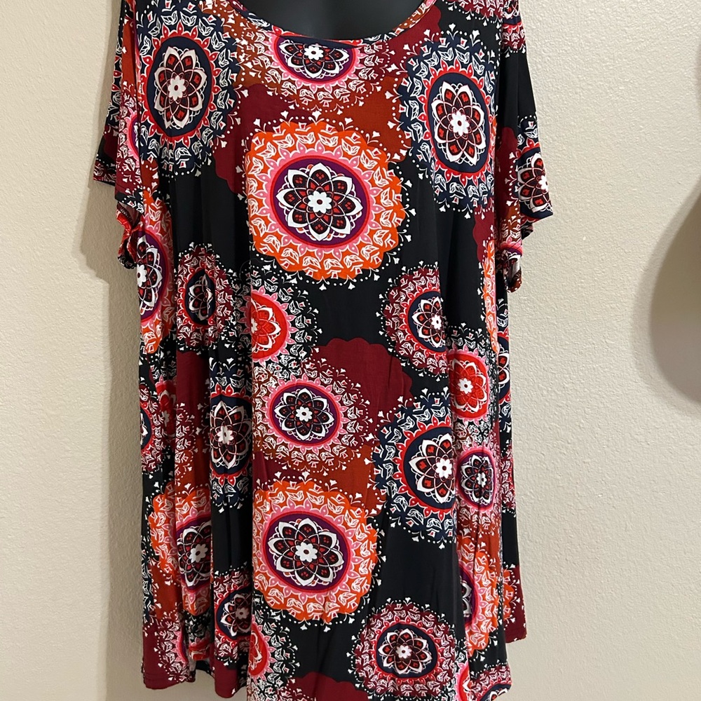 LARA Black and Red Relaxed Tunic Top